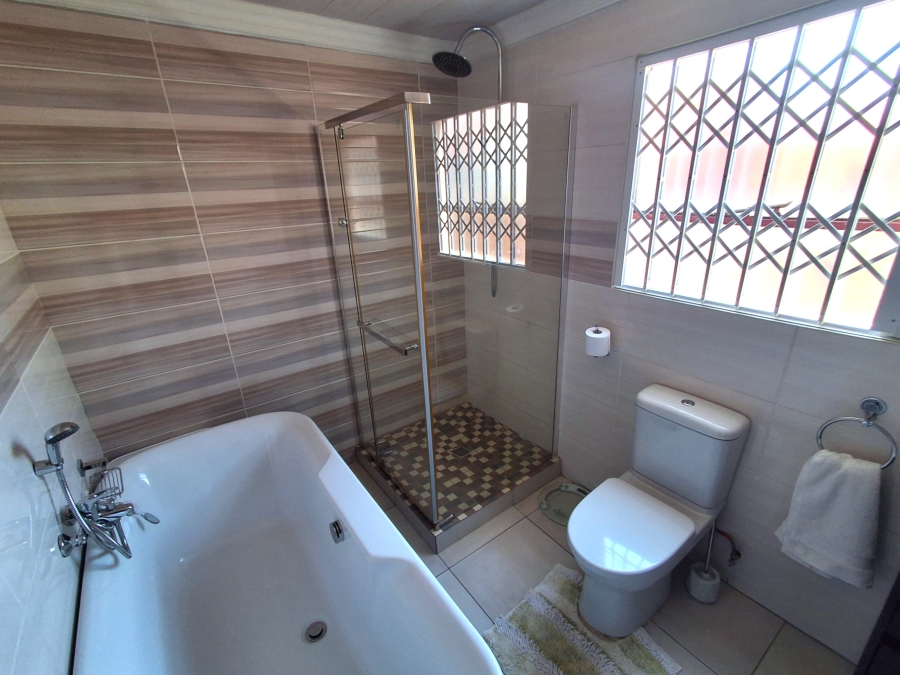 3 Bedroom Property for Sale in Tlhabane West North West